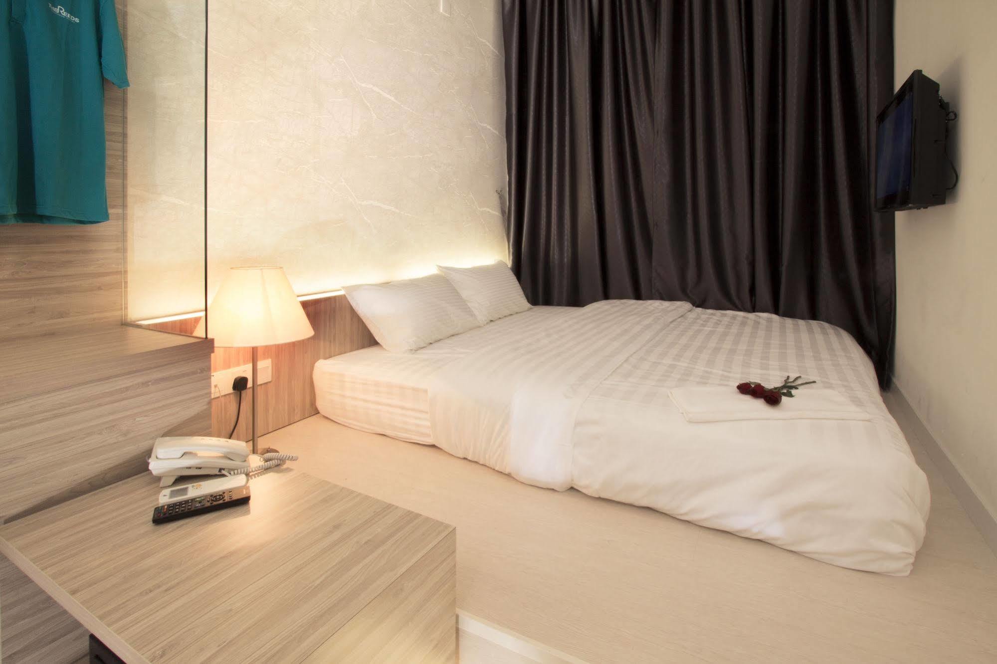 Oyo 127 The Reeds Hotel Куала-Лумпур Экстерьер фото