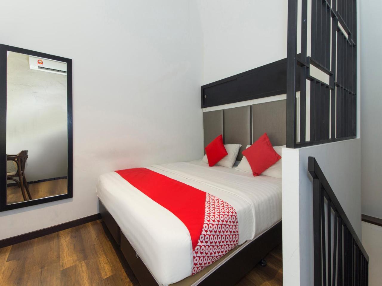 Oyo 127 The Reeds Hotel Куала-Лумпур Экстерьер фото