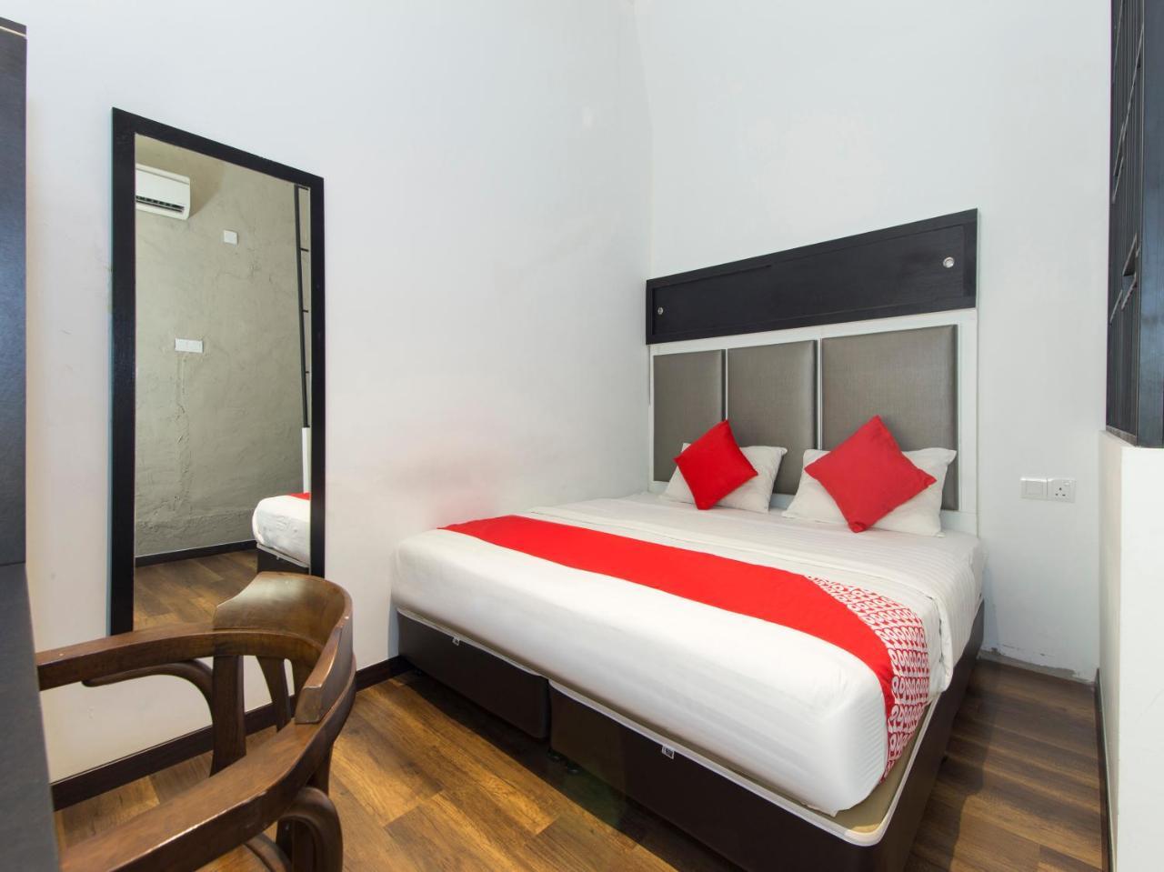 Oyo 127 The Reeds Hotel Куала-Лумпур Экстерьер фото