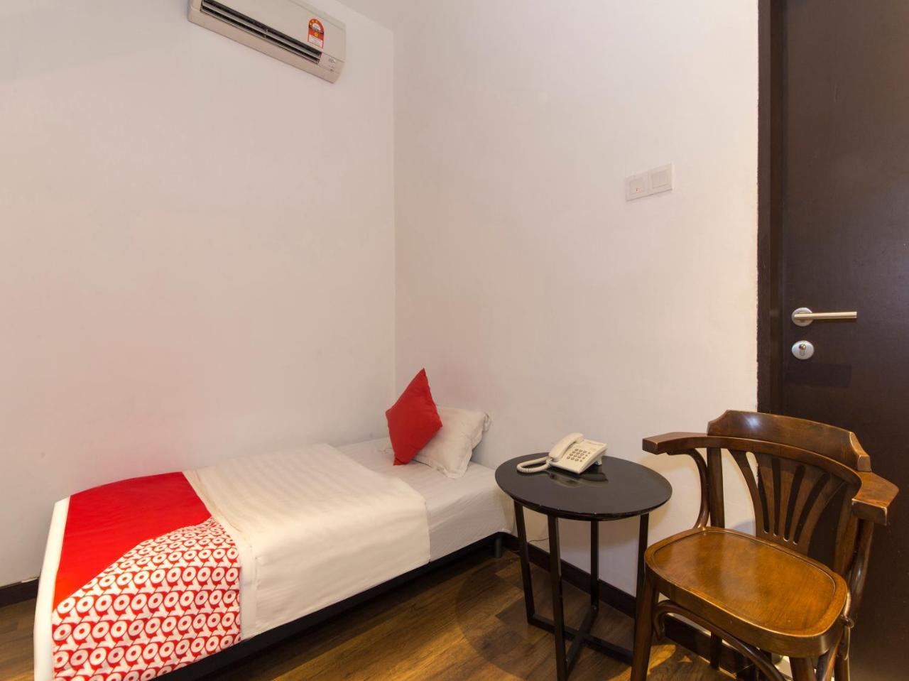 Oyo 127 The Reeds Hotel Куала-Лумпур Экстерьер фото