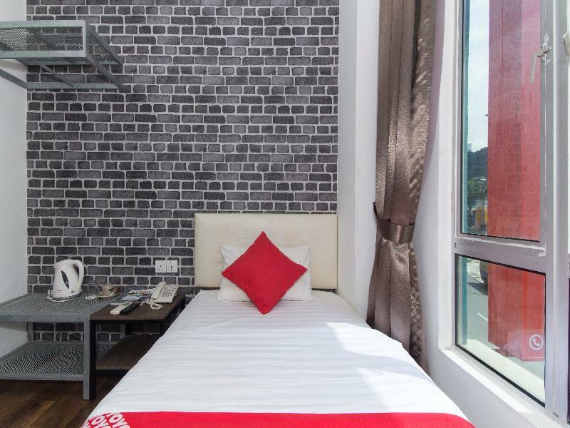 Oyo 127 The Reeds Hotel Куала-Лумпур Экстерьер фото