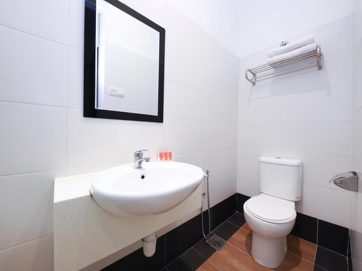 Oyo 127 The Reeds Hotel Куала-Лумпур Экстерьер фото
